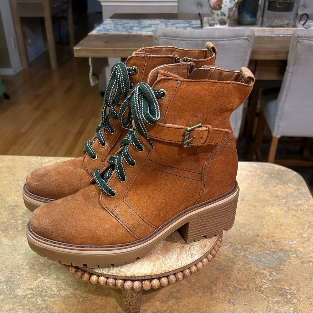 Naturalizer Jac Water-Repellent Tawny Brown Suede Lace Up Boots